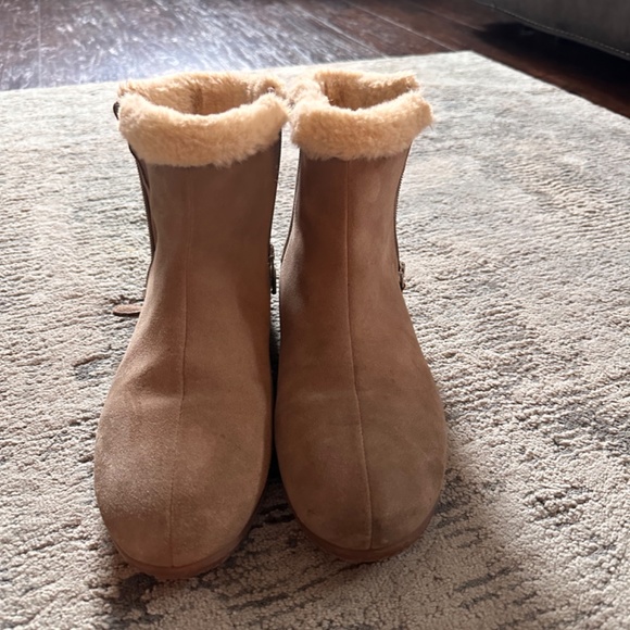 Naturalizer Suede Booties w/ Fur lining - Picture 3 of 5
